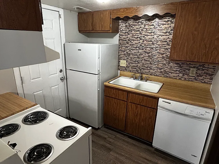 3440 W Richwoods Blvd — Photo 11