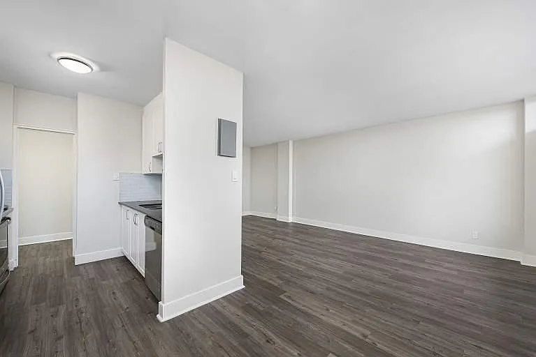 70 Spadina Rd — Photo 19