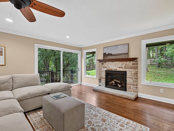 5th image of 353 52nd St