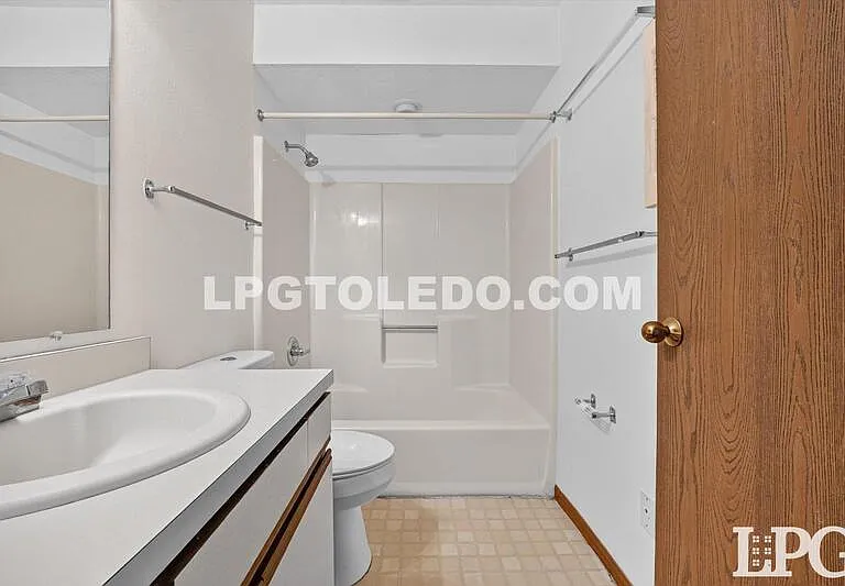 811 Hilltop Ln #201 — Photo 21