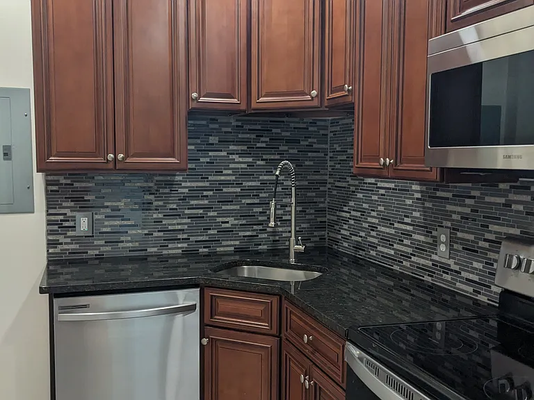 518 N State St #1 — Photo 14