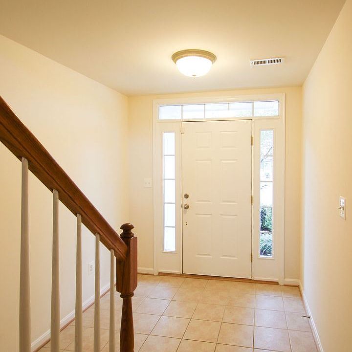 1st image of 9299 Alvyn Lake Cir