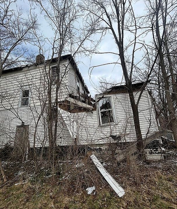 2nd image of 2625 Van Buren St