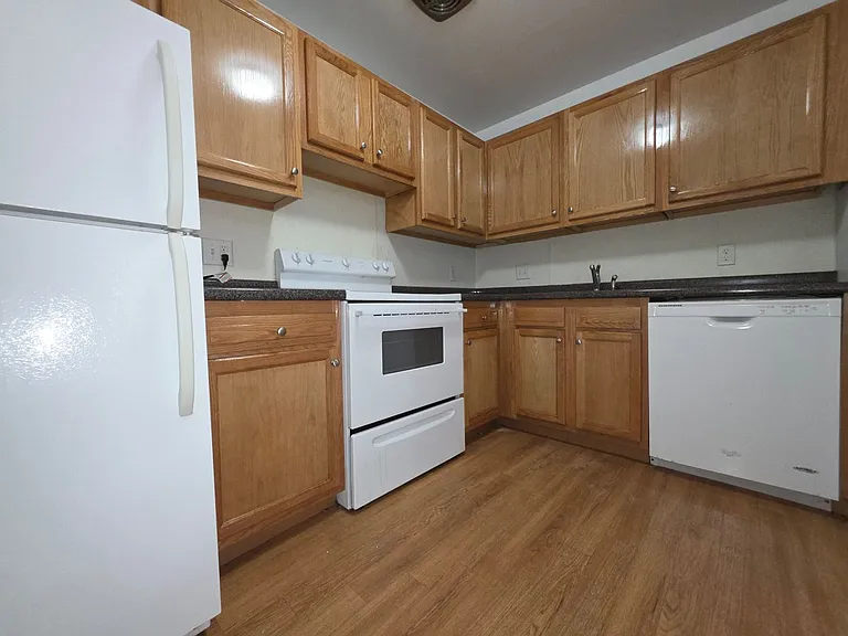 310 Tappan St #2E — Photo 16