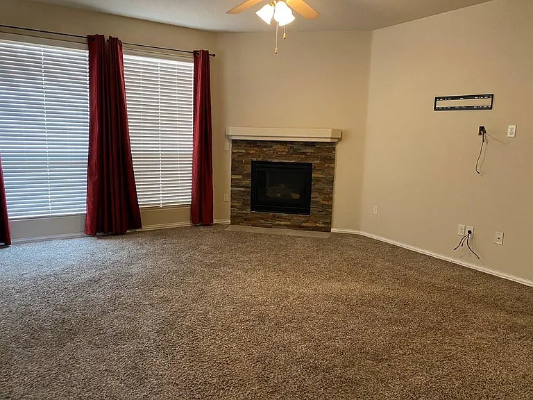 1103 Cerrillos Ave — Photo 3