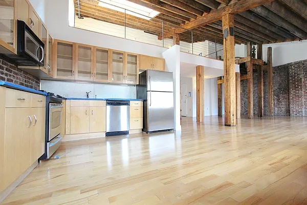 Rented by The Durst Organization | media 9