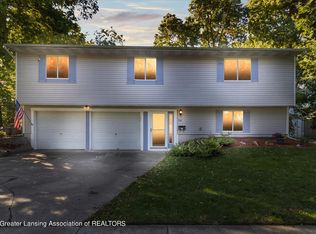 824 Riley St, Lansing, MI 48910