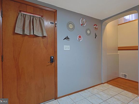 3rd image of 304 Baughman St
