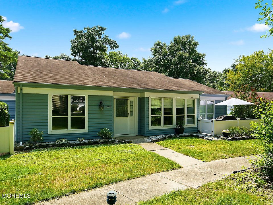 1st image of 669B Buckingham Drive