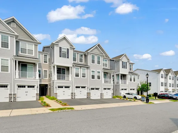 124 Sequoia Dr, Cedar Grove, NJ 07009