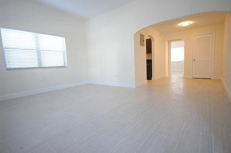1st image of 8035 Byron Ave APT 3