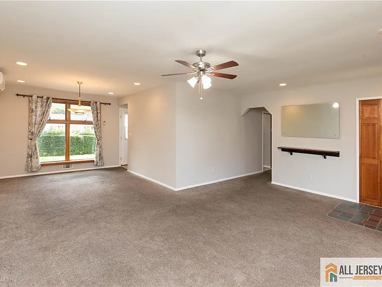 10 Eardley Rd — Photo 8