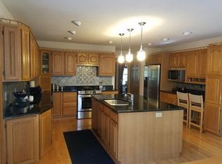 166 Wildflower Dr, Amherst, MA 01002