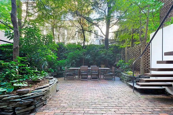 Rented by Sotheby's International Realty | media 10