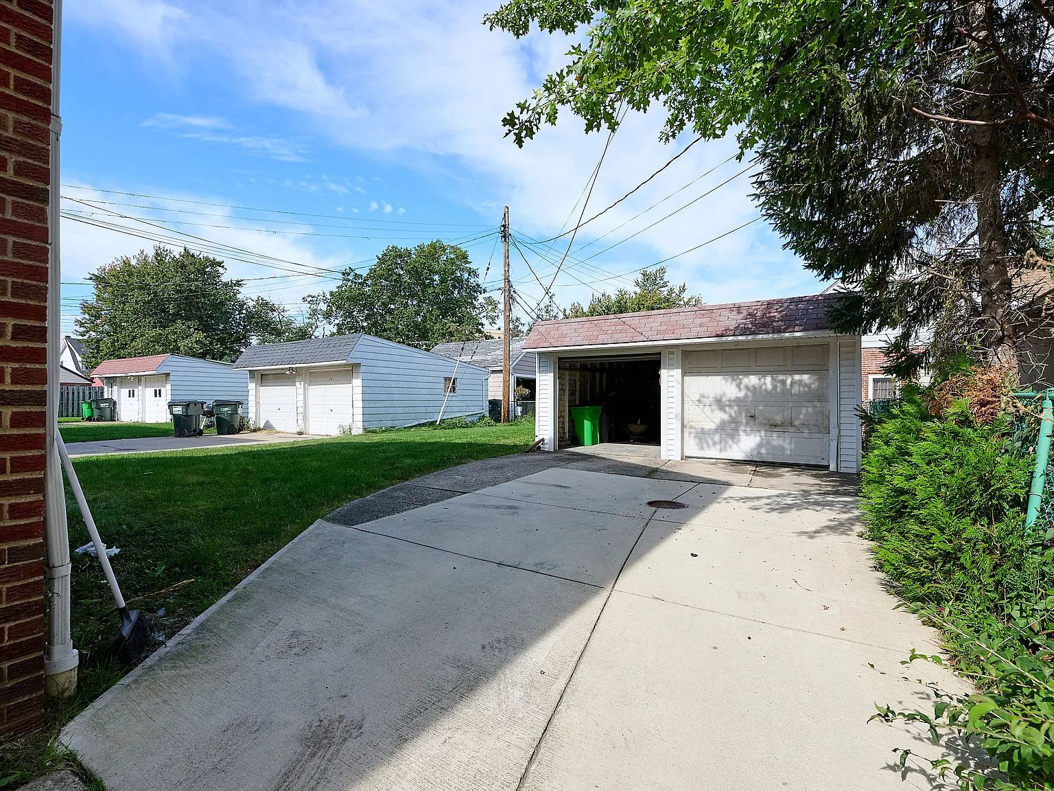 2 bed, 988 sqft, $1,055 — Photo 3