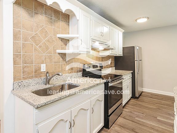 1268477_006_kitchen_6.jpg