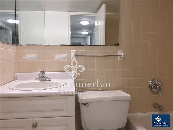 2nd image of 33 Gold St APT 707