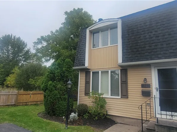 32 The Cmn, Lockport, NY 14094