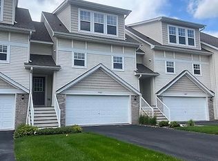5063 Fountain Ln N, Plymouth, MN 55446