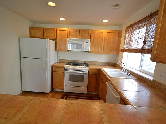 Gas Stove, Great Kitchen