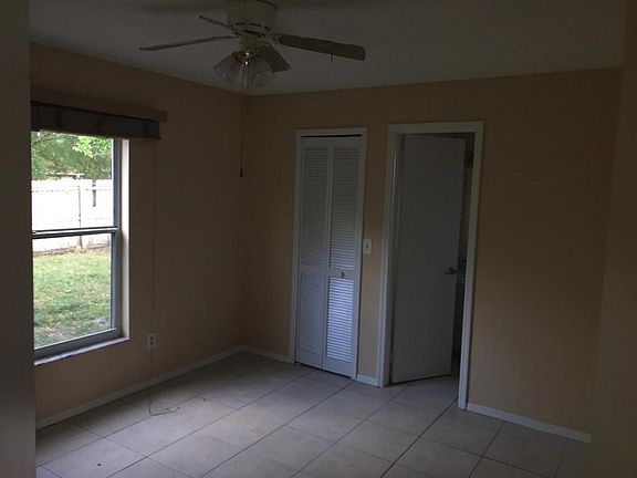 4th image of 815 Vista Palma Way