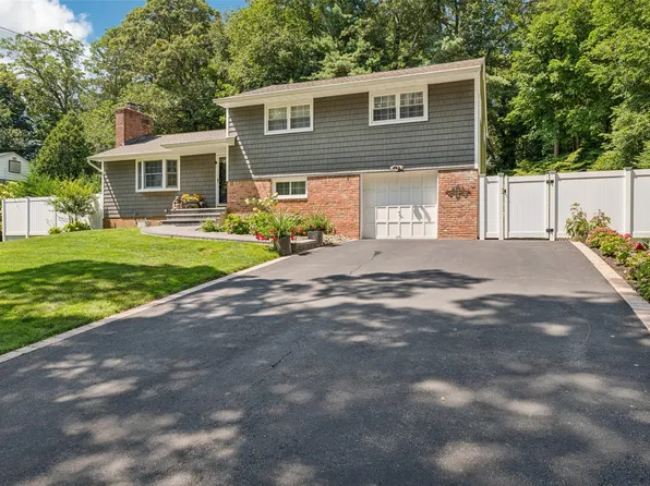 42 Wyoming Drive, Huntington Station, NY 11746