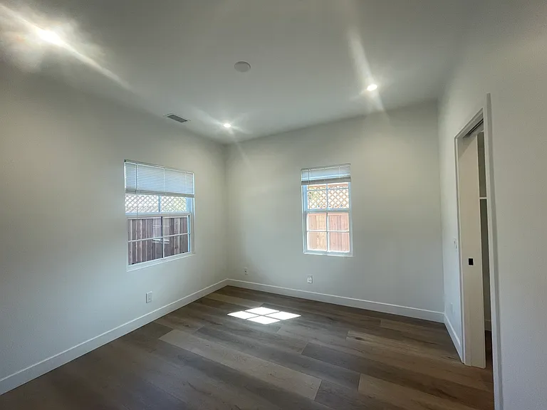 220 W Arrellaga St — Photo 6