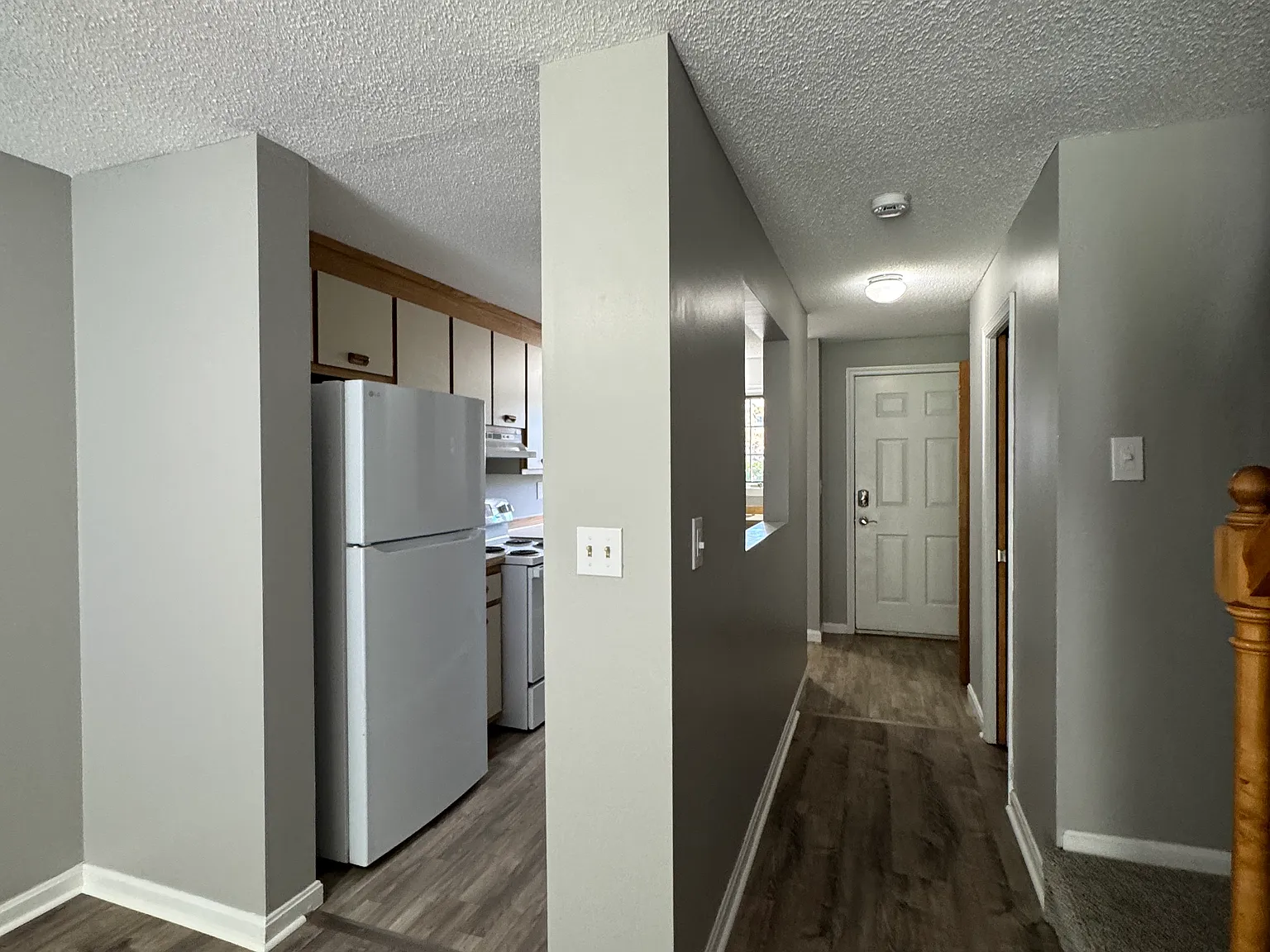 2 bed, 1.5 bath, 994 sqft, $2,295 — Photo 2
