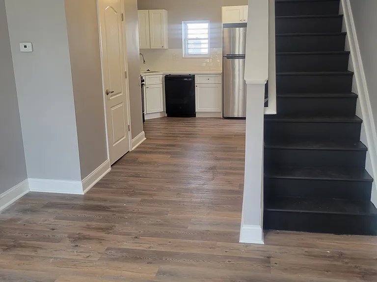 3440 Mount Pleasant Ave — Photo 2