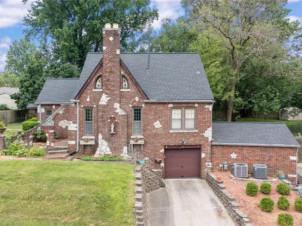 107 Glenview Dr, Belleville, IL 62223