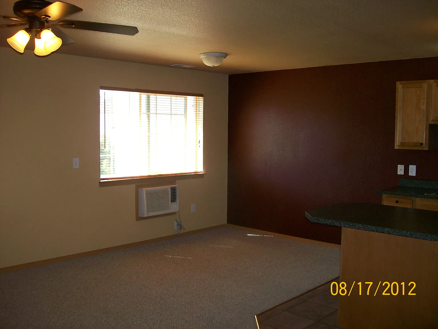 3 bed, 2.5 bath, 1440 sqft, $2,200 — Photo 4