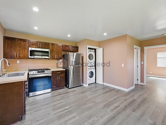 5th image of 2921 W 73rd St #Adu