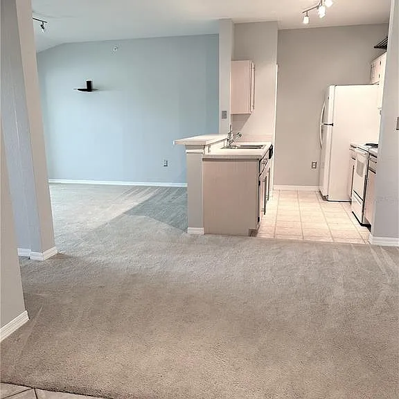 5475 Vineland Rd #8304 — Photo 5