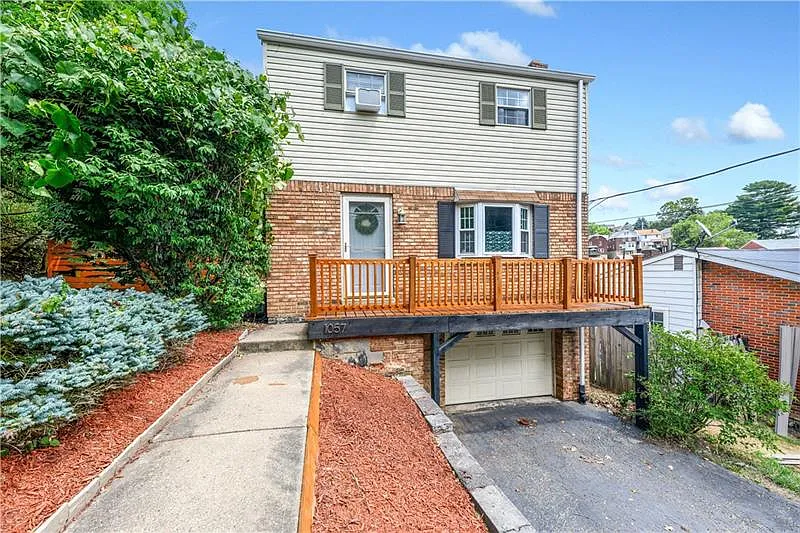 1057 Fordham Ave photo 1