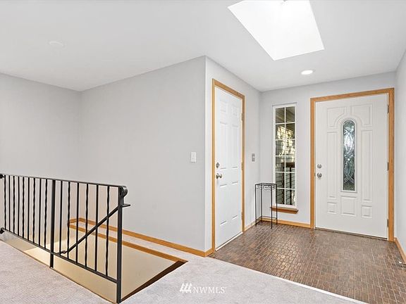 Main floor showing front entry