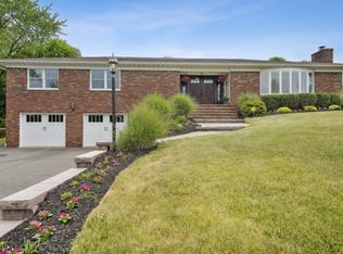 45 Shrewsbury Dr, Livingston, NJ 07039