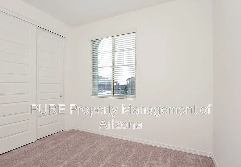 10254 W Crittenden Ln — Photo 9