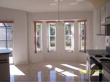 3rd image of 807 Dolphin Ave