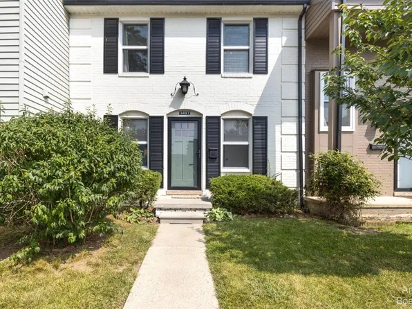 3497 Burbank Dr, Ann Arbor, MI 48105