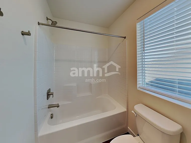 1519 N Barkvine Ave — Photo 16