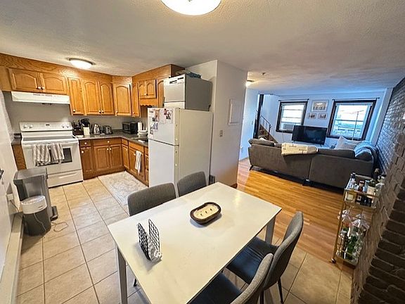 4th image of 20 Henchman St APT 3