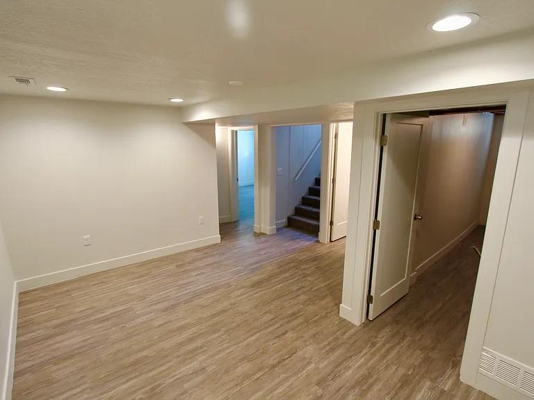 1832 S 1800 E — Photo 16