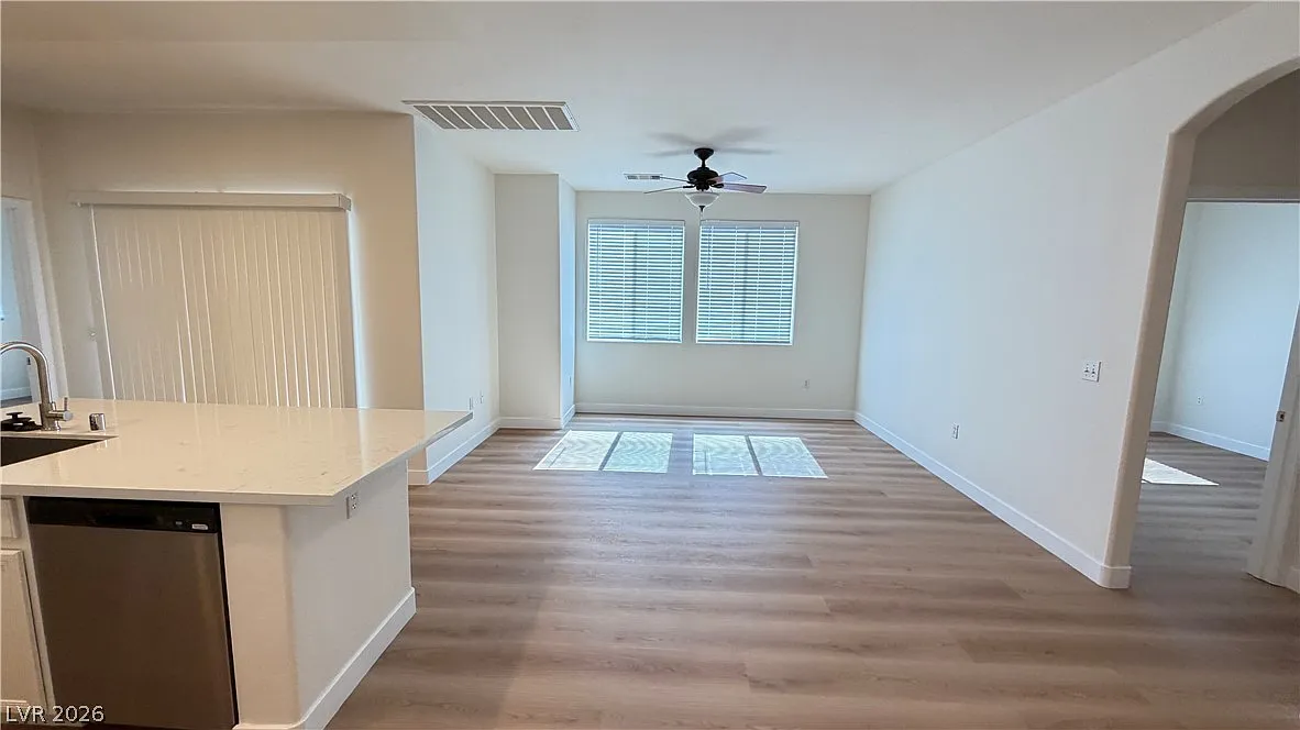 2 bed, 2.0 bath, 1120 sqft, $1,750 — Photo 4