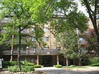 5th image of 720 Wellington Ave Unit 313