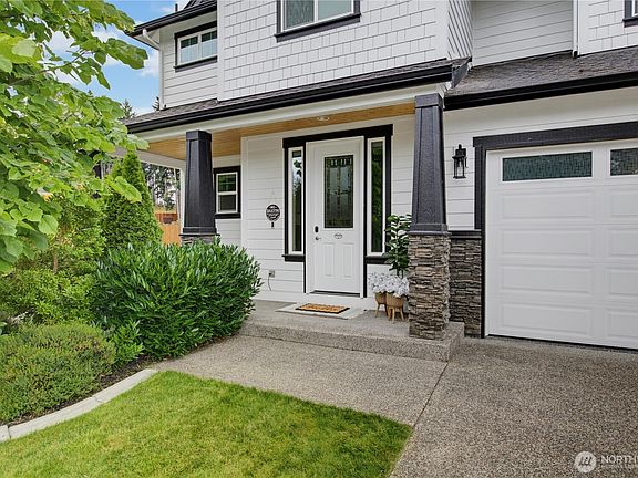 4th image of 4921 Skylark Street NE