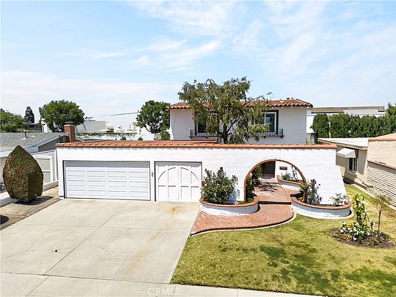 3rd image of 19051 Randi Ln