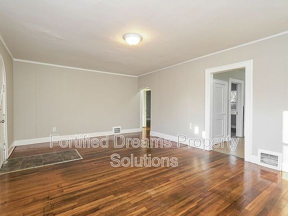 4th image of 2912 N Glenn Ave