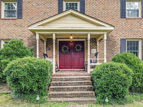 2nd image of 1710 Hillenwood Dr