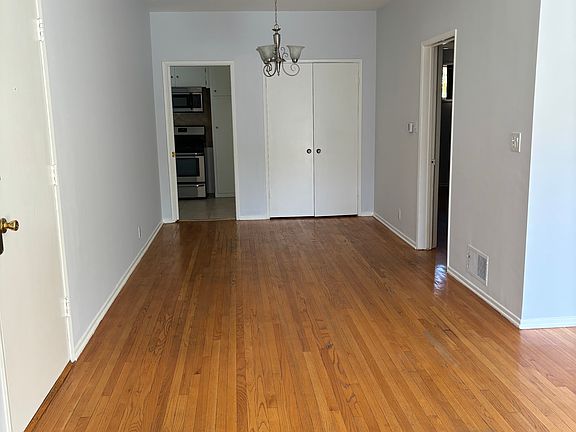 5th image of 1530 N Laurel Ave