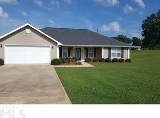 116 Fieldstone Dr, Mount Airy, GA 30563